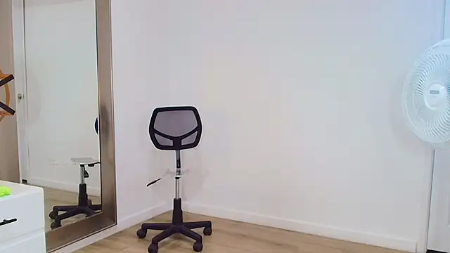 Sara BigAss- online show from January 8, 12:57 am