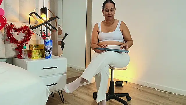 Sara BigAss- online show from February 20, 8:09 pm