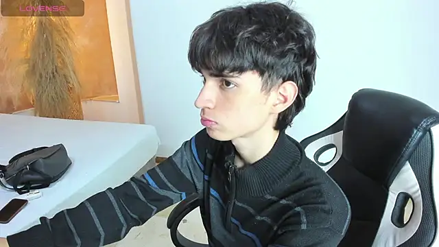 CONNOR STONNE  online show from February 19, 7:43 pm