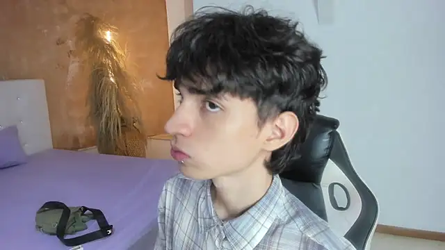 CONNOR STONNE  online show from February 26, 7:24 pm