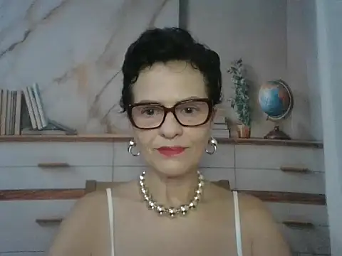 Luna-Hot0802 online show from February 13, 11:50 am