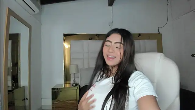 Zoei Moon online show from February 20, 7:03 pm