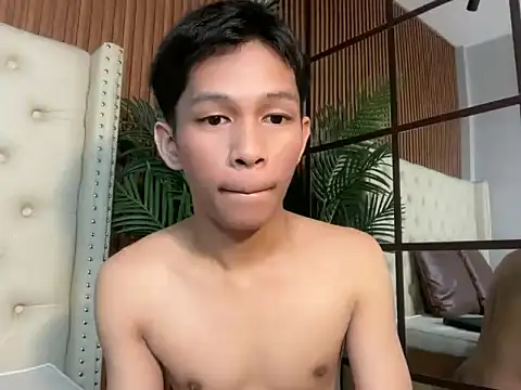 TheBoyAboveYou online show from June 19, 11:47 am