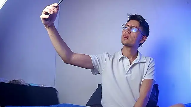 nicolatinboy online show from February 11, 9:09 pm