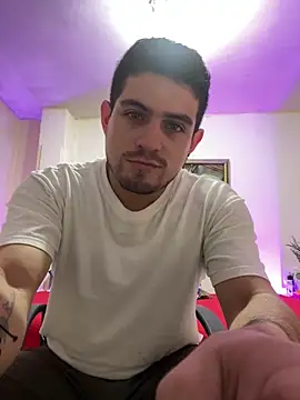 williamsmiiths16 online show from December 21, 4:36 pm