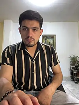 williamsmiiths16 online show from February 14, 4:42 am