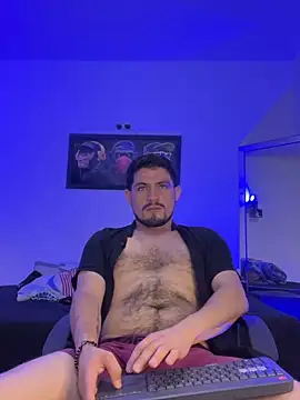Snapshot of williamsmiiths16 chatting on June 2, 12:18 pm williamsmiiths16 online show from June 2, 12:18 pm