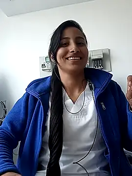 Snapshot of Vera_Luna_ chatting on December 17, 6:03 pm Vera Luna online show from December 17, 6:03 pm