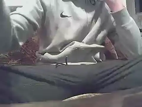 Snapshot of SweetCock40 chatting on December 4, 4:00 am SweetCock40 online show from December 4, 4:00 am