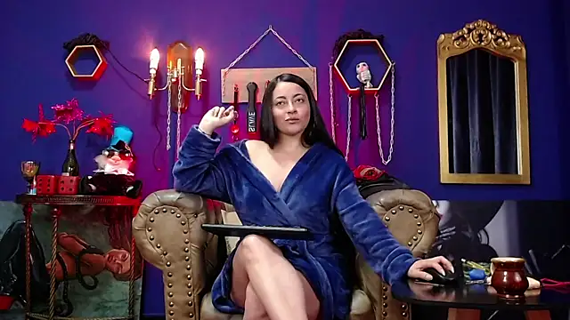 LunaTikka online show from January 9, 2:47 am