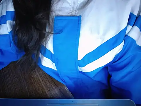 Snapshot of maian_love chatting on December 5, 6:04 pm maian love online show from December 5, 6:04 pm