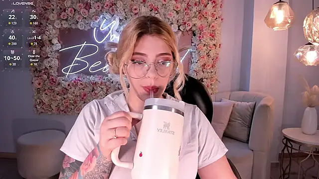 MadisonKane online show from March 11, 11:16 am