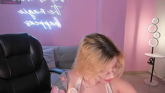 MadisonKane online show from March 23, 11:14 am