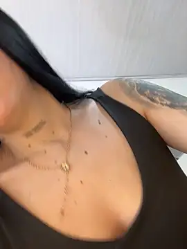 Snapshot of dani_loaiza chatting on February 13, 4:36 pm dani loaiza online show from February 13, 4:36 pm