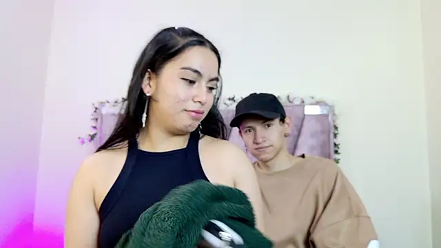 iris and damian online show from February 24, 5:22 pm