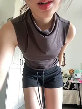 yaqing666 online show from June 14, 6:59 am