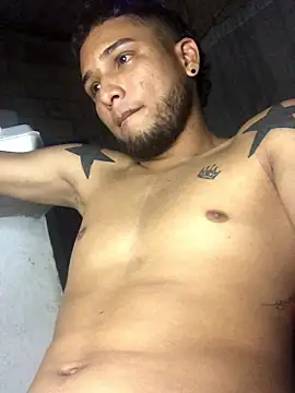 modeloxtz online show from January 10, 6:04 am