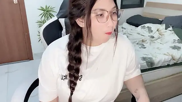 Snapshot of Ni-Ni_2K chatting on July 8, 12:31 pm Ni-Ni 2K online show from July 8, 12:31 pm