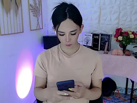 Snapshot of streetdoll69 chatting on December 16, 10:26 pm streetdoll69 online show from December 16, 10:26 pm