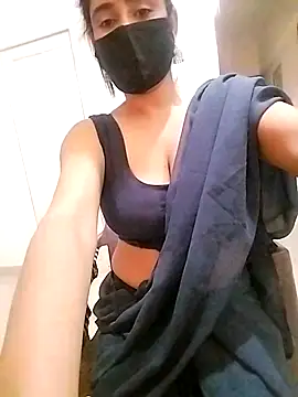 Snapshot of Bella_storm143 chatting on December 4, 4:16 pm Bella storm143 online show from December 4, 4:16 pm