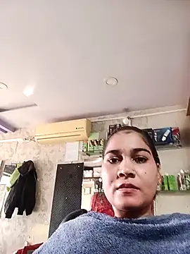 00PUJA online show from December 4, 8:45 am