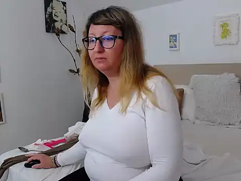 Snapshot of OlgaPavlova chatting on April 25, 12:08 pm OlgaPavlova online show from April 25, 12:08 pm