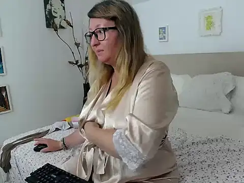 Snapshot of OlgaPavlova chatting on June 25, 11:37 am OlgaPavlova online show from June 25, 11:37 am