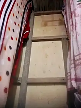 Snapshot of sweet_candy52 chatting on December 18, 7:31 pm sweet candy52 online show from December 18, 7:31 pm