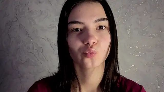 Snapshot of Laura_Sunday chatting on February 13, 7:37 am Laura Sunday online show from February 13, 7:37 am