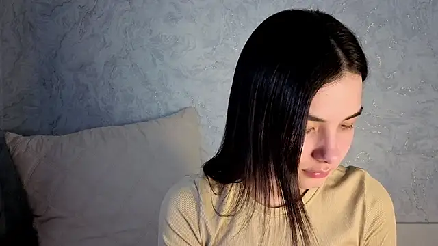 Snapshot of Laura_Sunday chatting on March 31, 11:32 am Laura Sunday online show from March 31, 11:32 am