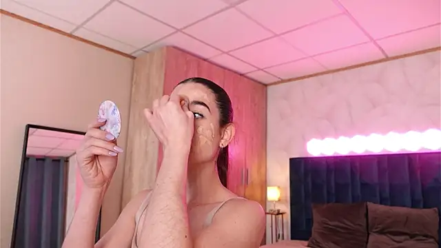 LucyFever online show from January 16, 7:01 am