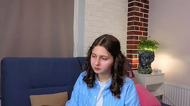 Snapshot of DanetteSaab chatting on December 5, 7:10 pm DanetteSaab online show from December 5, 7:10 pm