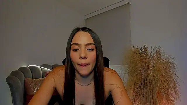 Kamilamonroe online show from December 23, 3:48 am