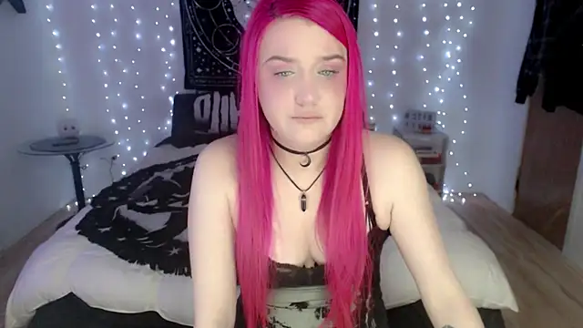 Snapshot of MaryMary_ chatting on February 1, 9:19 pm MaryMary online show from February 1, 9:19 pm