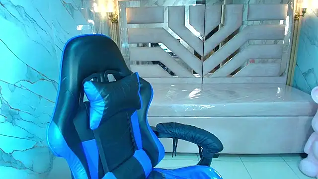 emily  r  online show from February 2, 1:21 pm