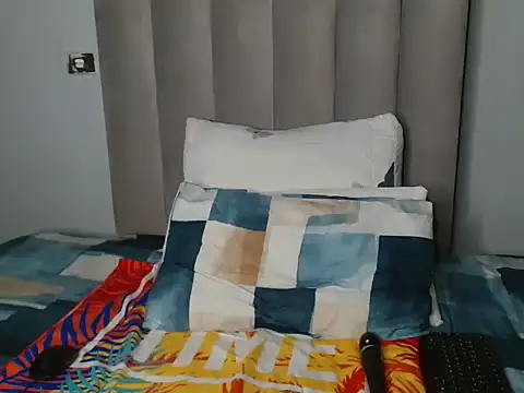 Snapshot of Sassy_S chatting on December 14, 3:12 am Sassy S online show from December 14, 3:12 am