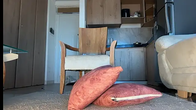 miaferrer777 online show from February 16, 10:17 pm