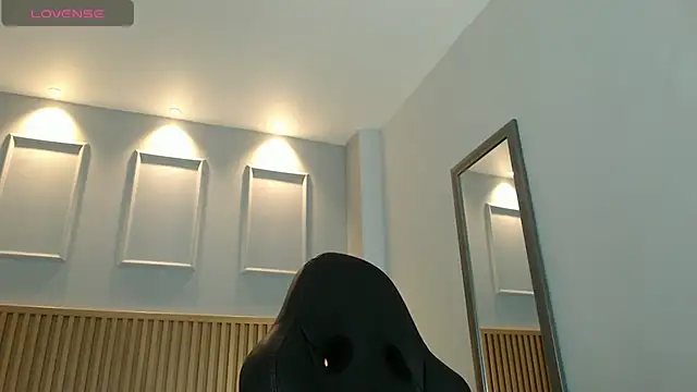 VENUSGREYS1 online show from April 29, 6:36 pm