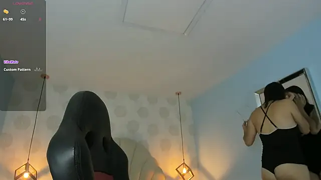 VENUSGREYS1 online show from May 12, 12:02 pm