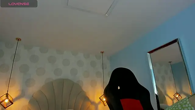 VENUSGREYS1 online show from May 21, 12:23 pm