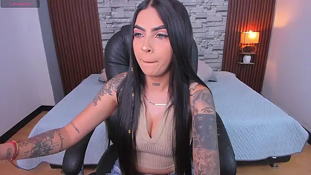 Snapshot of _hanna_miller__ chatting on May 5, 8:06 pm hanna miller online show from May 5, 8:06 pm