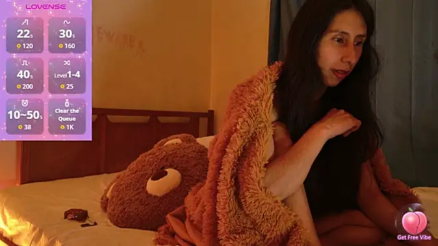 Snapshot of MoonLipsON- chatting on March 7, 11:57 pm MoonLipsON- online show from March 7, 11:57 pm