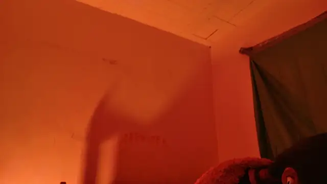 Snapshot of MoonLipsON- chatting on May 5, 12:07 am MoonLipsON- online show from May 5, 12:07 am