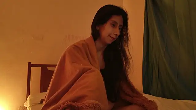 Snapshot of MoonLipsON- chatting on May 20, 2:18 am MoonLipsON- online show from May 20, 2:18 am