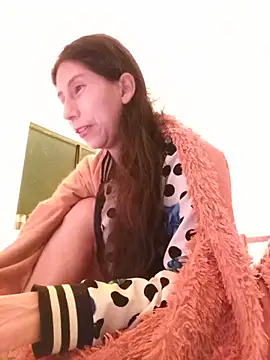 Snapshot of MoonLipsON- chatting on May 29, 5:49 am MoonLipsON- online show from May 29, 5:49 am