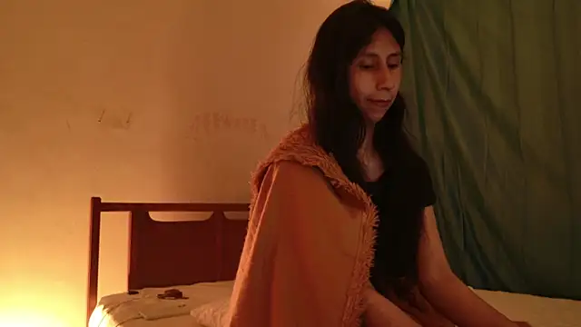 Snapshot of MoonLipsON- chatting on May 30, 2:52 am MoonLipsON- online show from May 30, 2:52 am