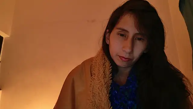 Snapshot of MoonLipsON- chatting on June 5, 2:40 am MoonLipsON- online show from June 5, 2:40 am