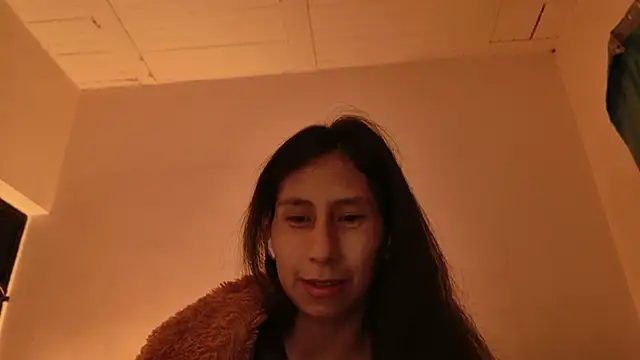 Snapshot of MoonLipsON- chatting on June 7, 4:16 am MoonLipsON- online show from June 7, 4:16 am