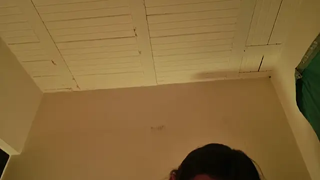 Snapshot of MoonLipsON- chatting on June 10, 2:12 am MoonLipsON- online show from June 10, 2:12 am