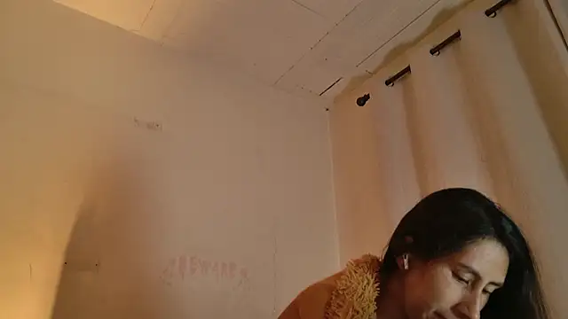Snapshot of MoonLipsON- chatting on July 28, 5:58 am MoonLipsON- online show from July 28, 5:58 am
